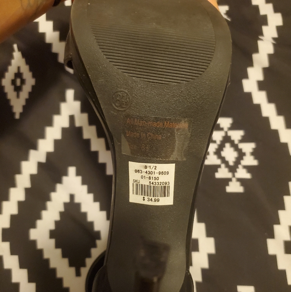 Heels - Picture 2 of 2